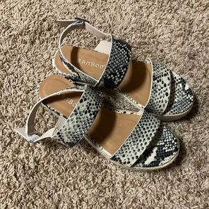 Snake Espadrilles. Size 6.